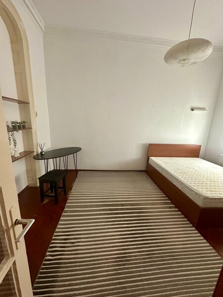 Cismigiu, Piata Kogalniceanu.