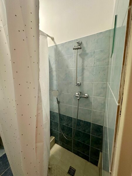 Cismigiu, Piata Kogalniceanu.